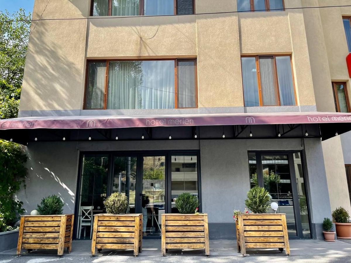 Merien Hotel Erivan Exterior foto
