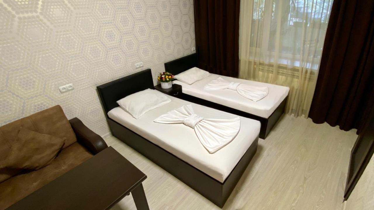 Merien Hotel Erivan Exterior foto