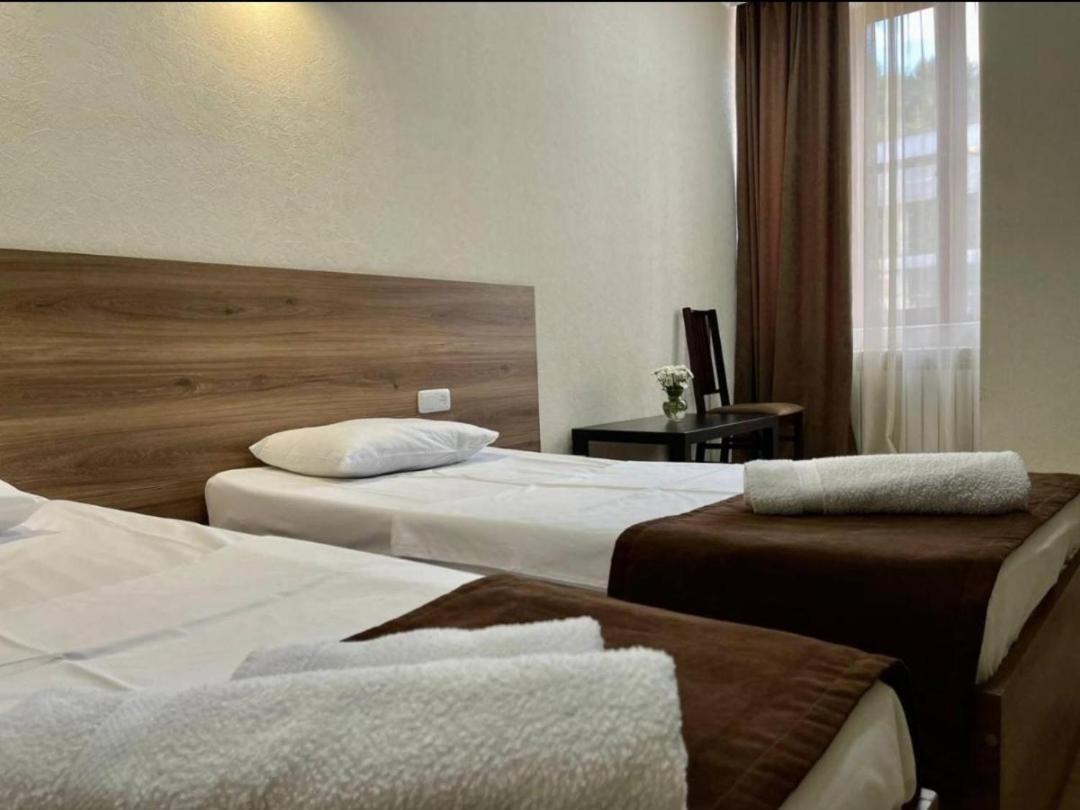Merien Hotel Erivan Exterior foto