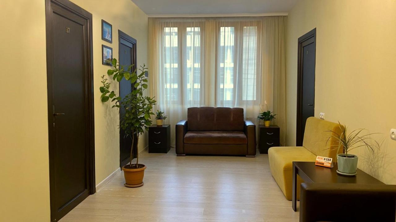 Merien Hotel Erivan Exterior foto