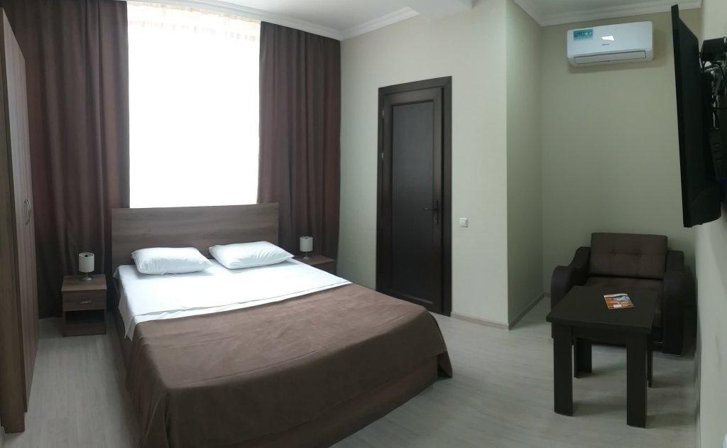 Merien Hotel Erivan Exterior foto