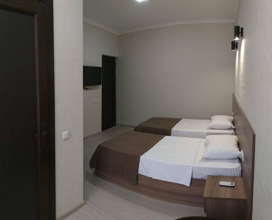 Merien Hotel Erivan Exterior foto