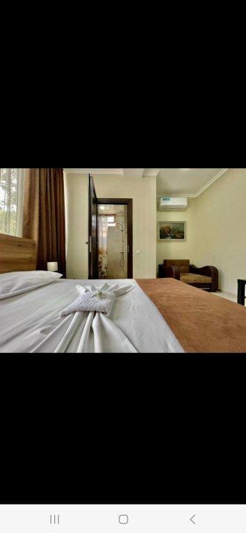 Merien Hotel Erivan Exterior foto